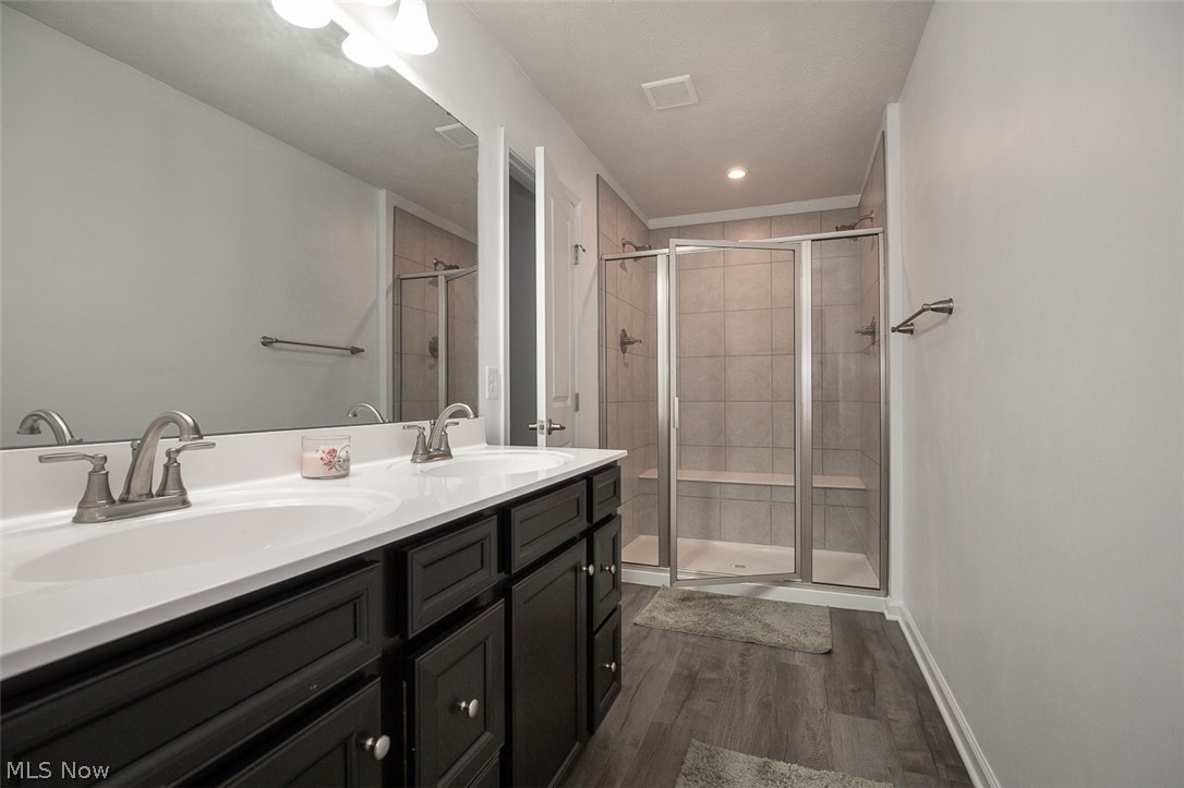 1165 Meadow Run Akron, OH 44321 - Photo 20 of 32