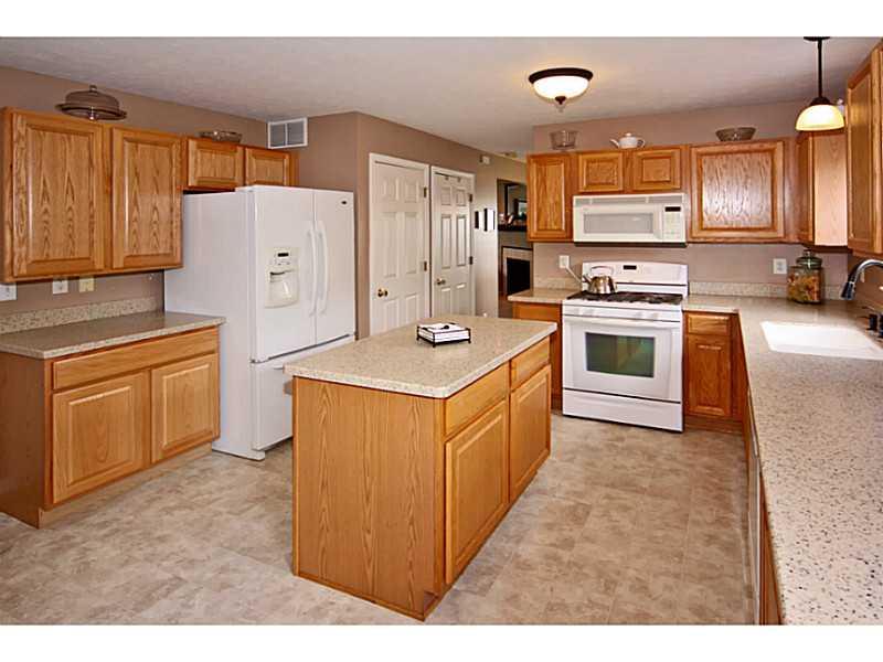 921 Pine Ridge Way Brownsburg, IN 46112 - Photo 11 of 23 Gallery Image 11