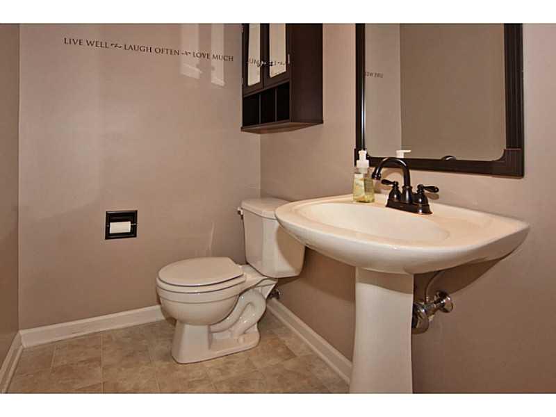 921 Pine Ridge Way Brownsburg, IN 46112 - Photo 8 of 23 Gallery Image 8