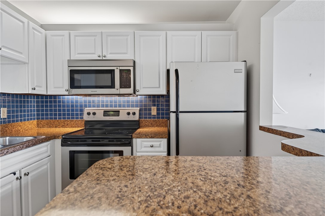 68 Royal Oak Court, Unit 204 Vero Beach, FL 32962 - Photo 15 of 34