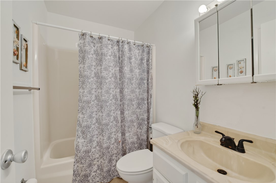 68 Royal Oak Court, Unit 204 Vero Beach, FL 32962 - Photo 20 of 34