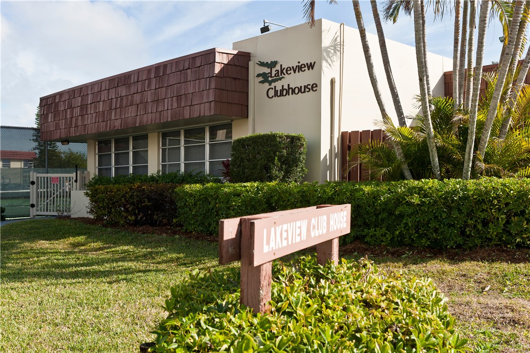 68 Royal Oak Court, Unit 204 Vero Beach, FL 32962 - Photo 25 of 34