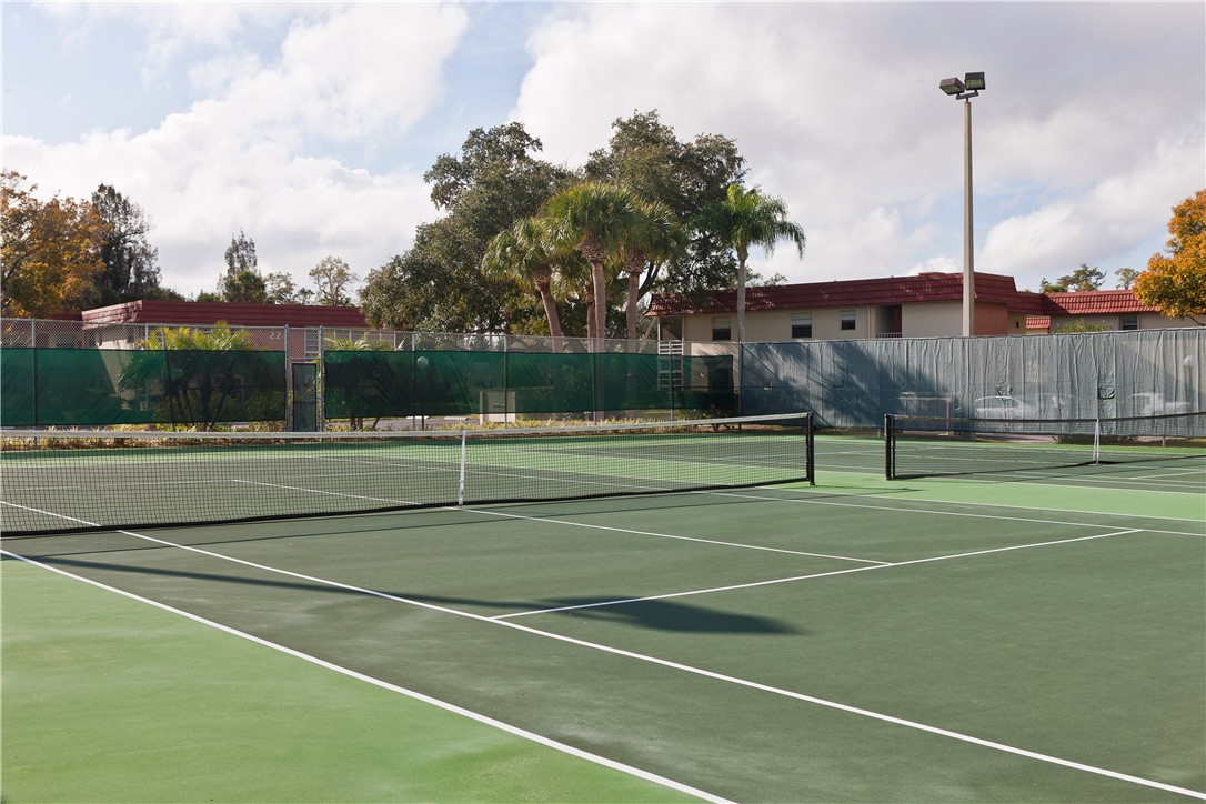 68 Royal Oak Court, Unit 204 Vero Beach, FL 32962 - Photo 33 of 34