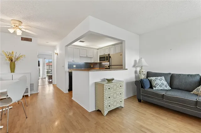 $110,000 | 68 Royal Oak Court, Unit 204, Vero Beach, FL 32962