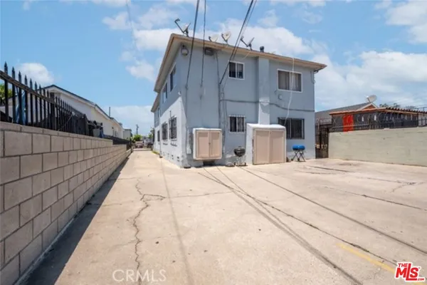 $2,500 | 6606 Denver Avenue, Los Angeles, CA 90044