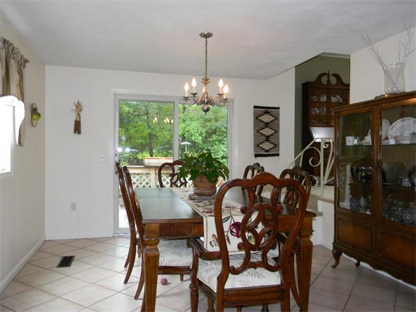 48 Willow Road Sudbury, MA 01776 - Photo 10 of 29 Gallery Image 10
