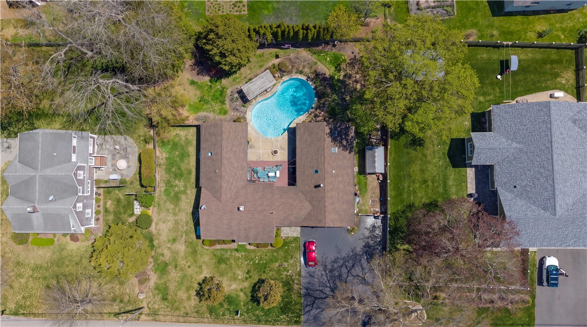 32 Ridge Road Bristol, RI 02809 - Photo 3 of 39