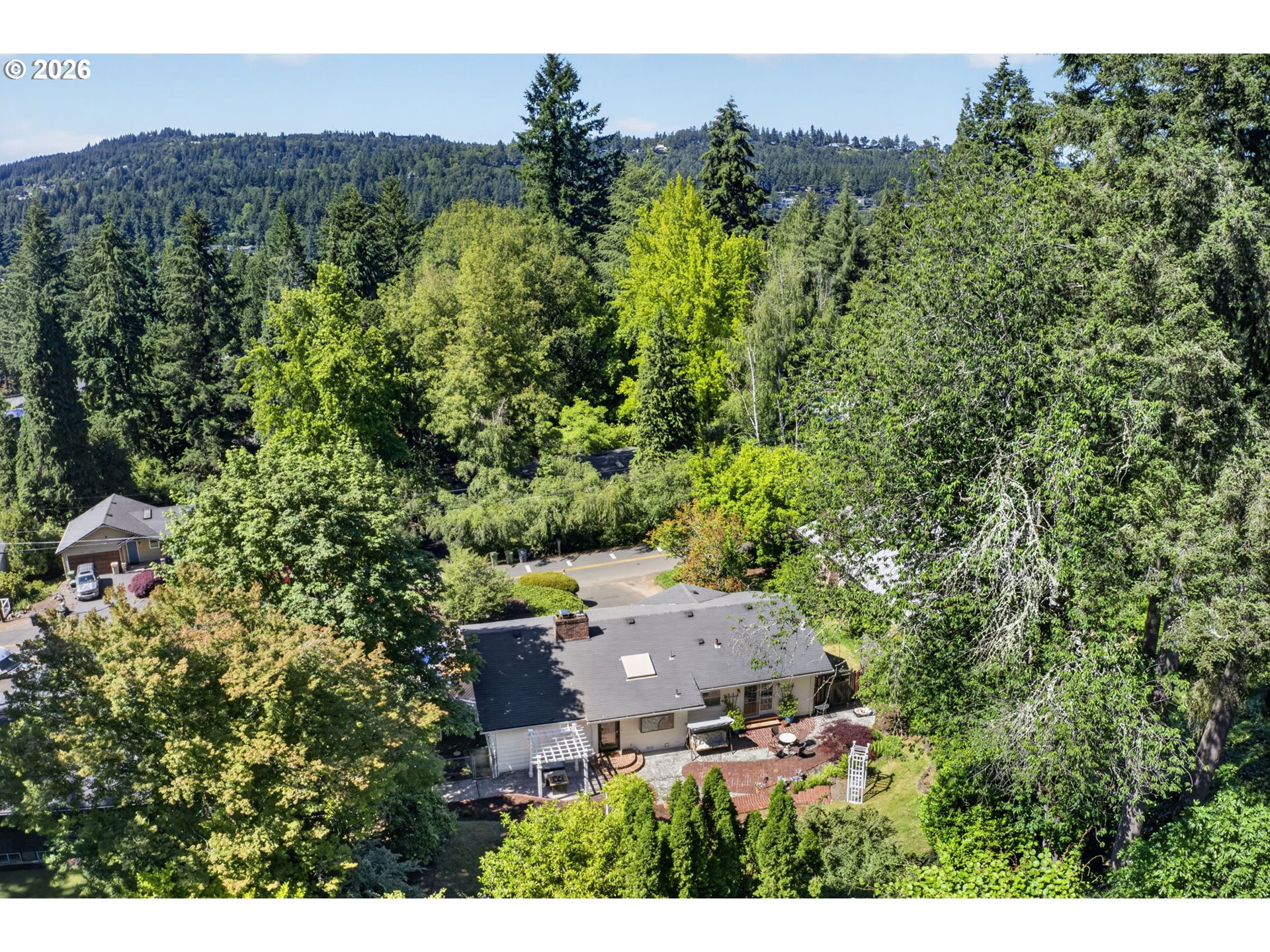 2680 Greentree Road Lake Oswego, OR 97034 - Photo 4 of 34 Gallery Image 4