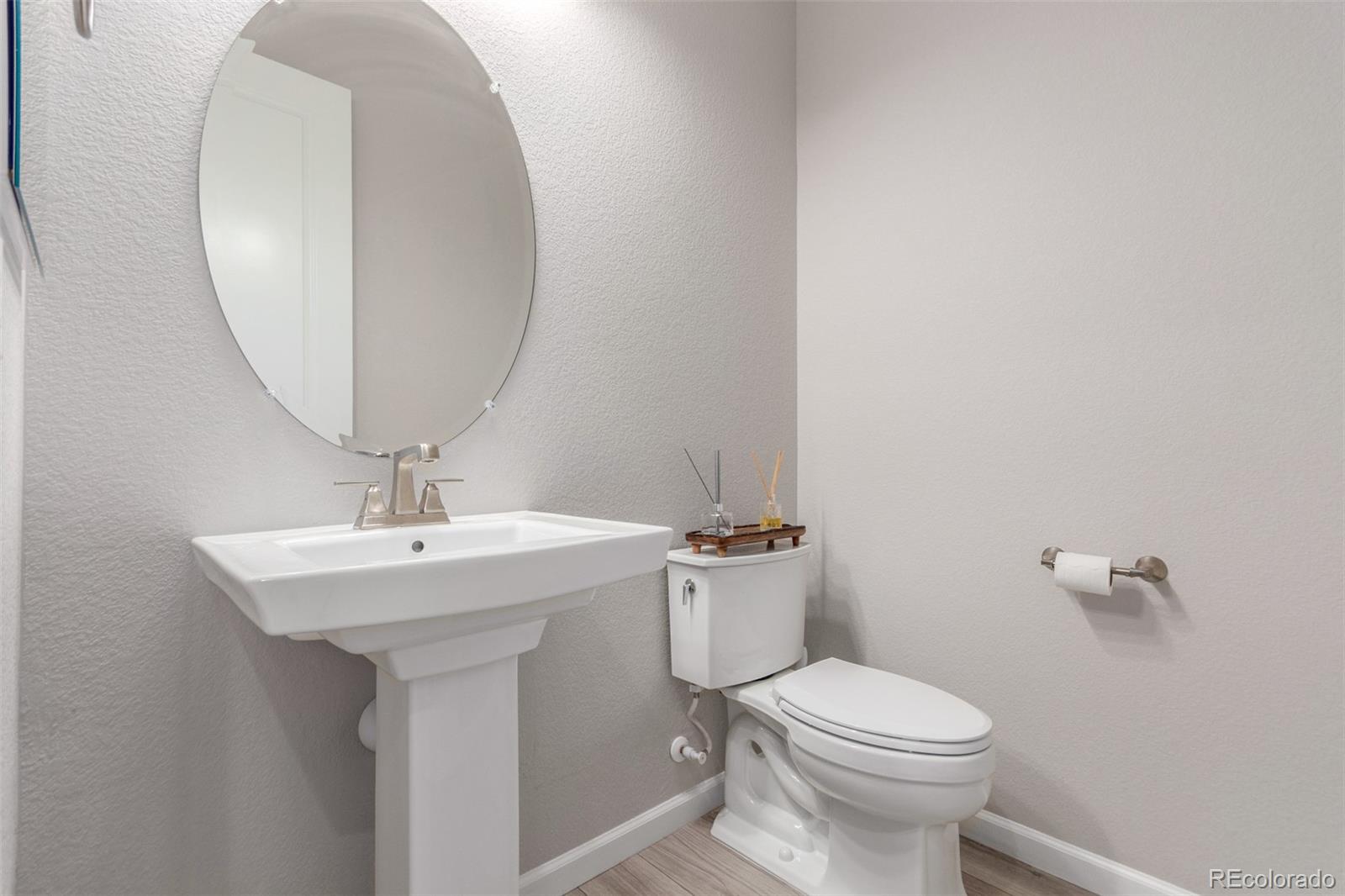 6560 South Addison Way Aurora, CO 80016 - Photo 14 of 28