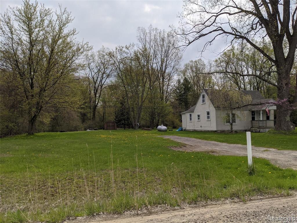 22063 Rust Road New Boston, MI 48164 - Photo 3 of 3