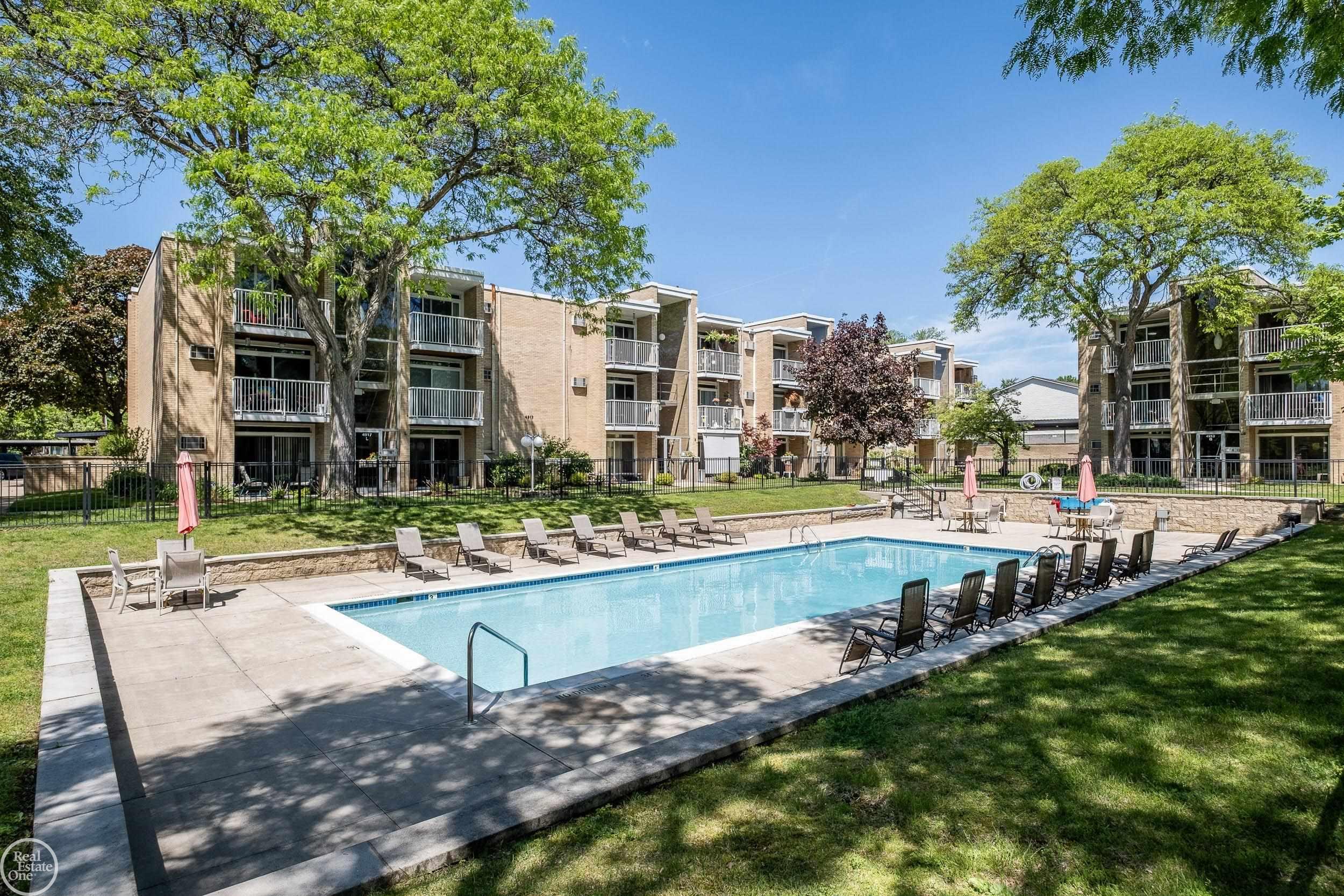 4909 Crooks Road, Unit E 5 Royal Oak, MI 48073 - Photo 17 of 35