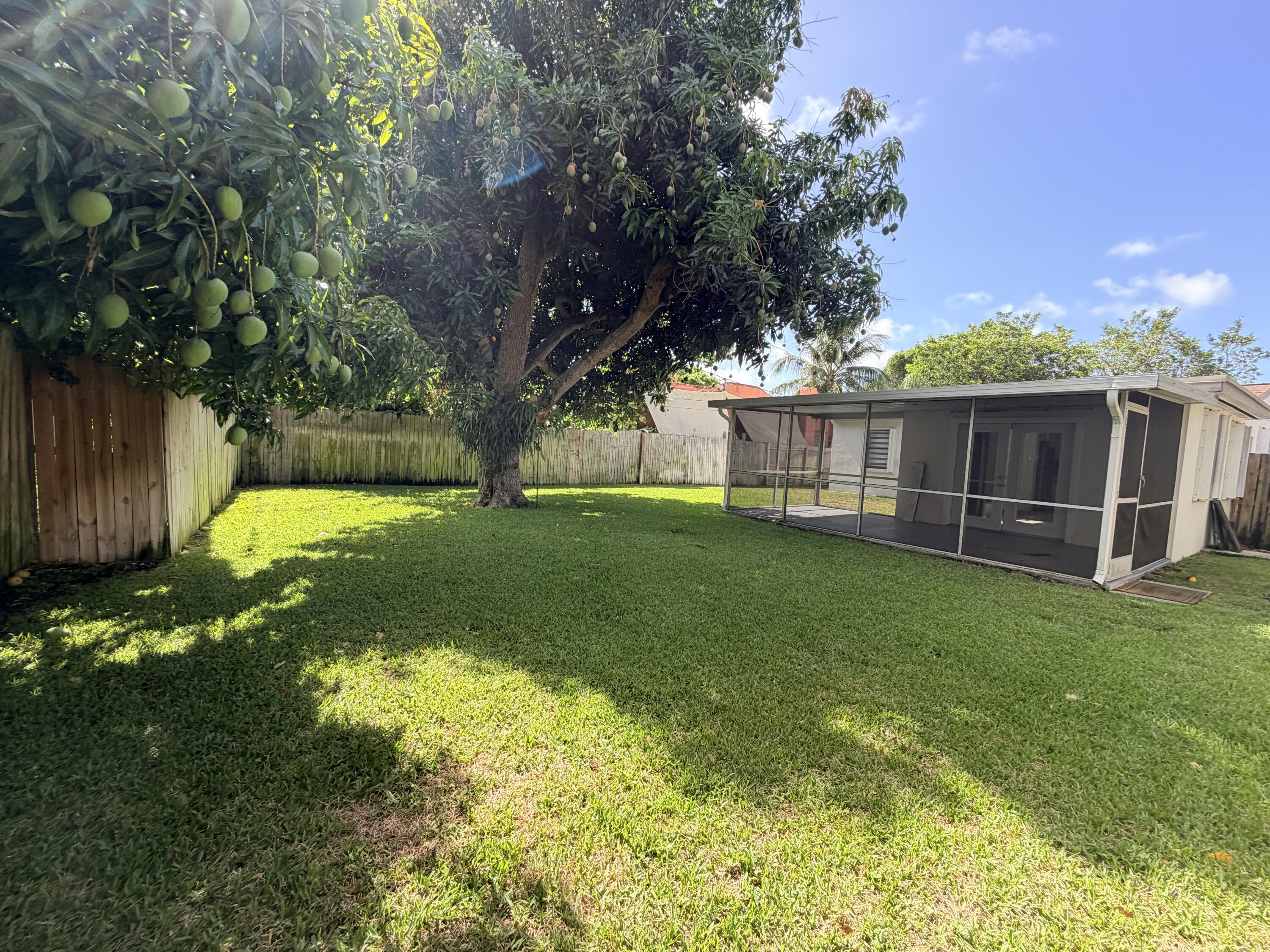827 Franklin Road West Palm Beach, FL 33405 - Photo 17 of 19 IMG_1620