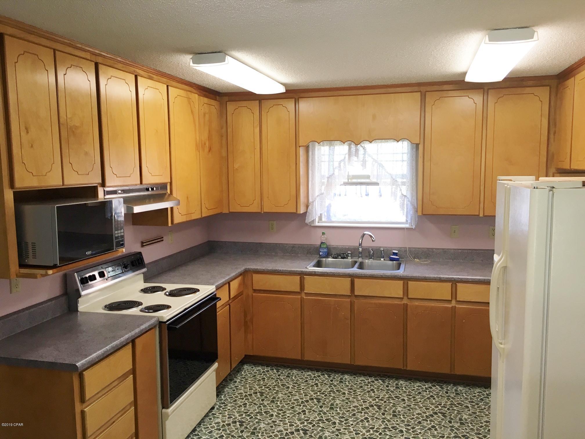 727 Wrights Creek Road Caryville, FL 32427 - Photo 11 of 47