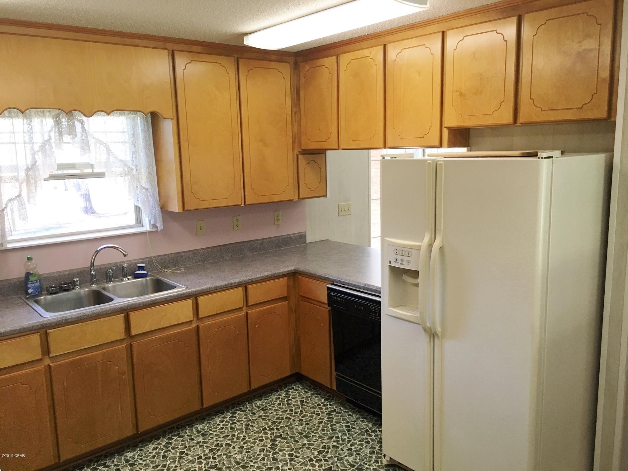 727 Wrights Creek Road Caryville, FL 32427 - Photo 12 of 47