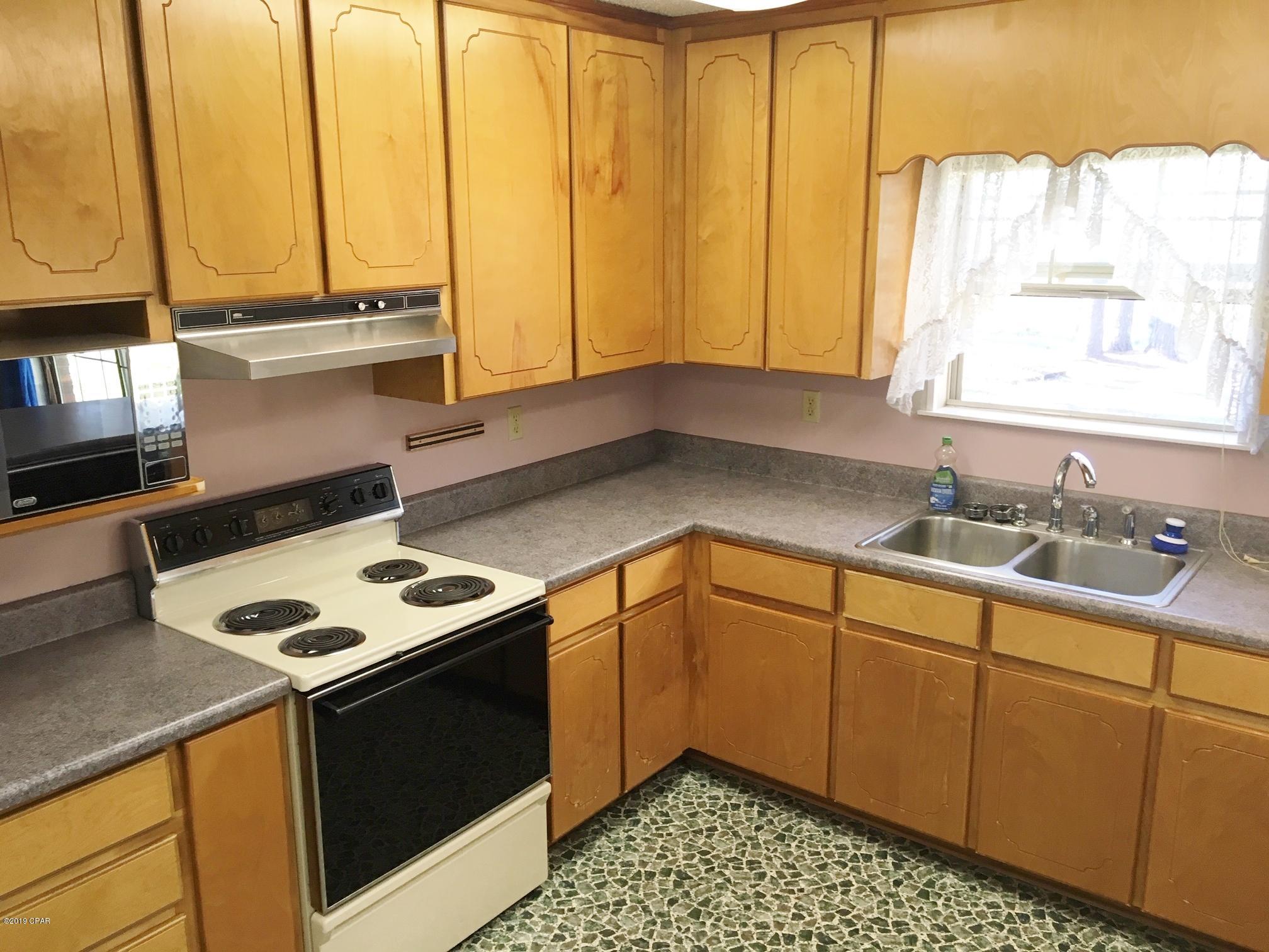 727 Wrights Creek Road Caryville, FL 32427 - Photo 13 of 47