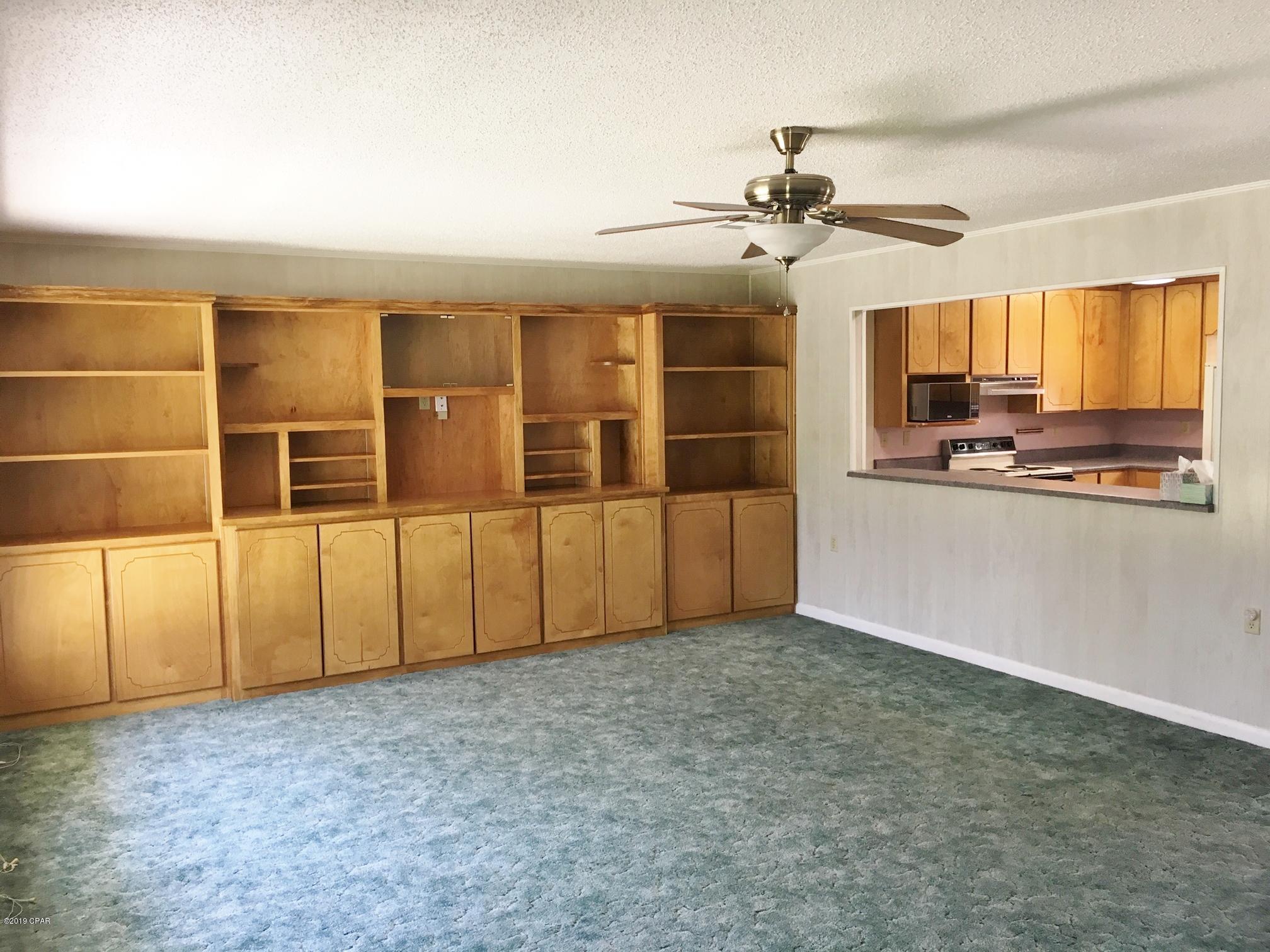 727 Wrights Creek Road Caryville, FL 32427 - Photo 5 of 47