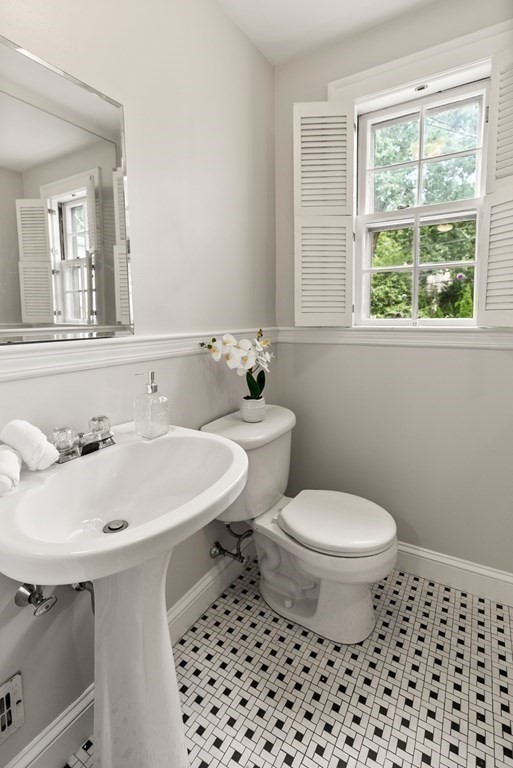 829 West Roxbury Parkway Brookline, MA 02467 - Photo 12 of 22