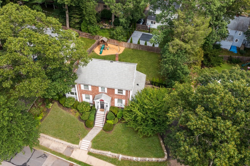 829 West Roxbury Parkway Brookline, MA 02467 - Photo 2 of 22