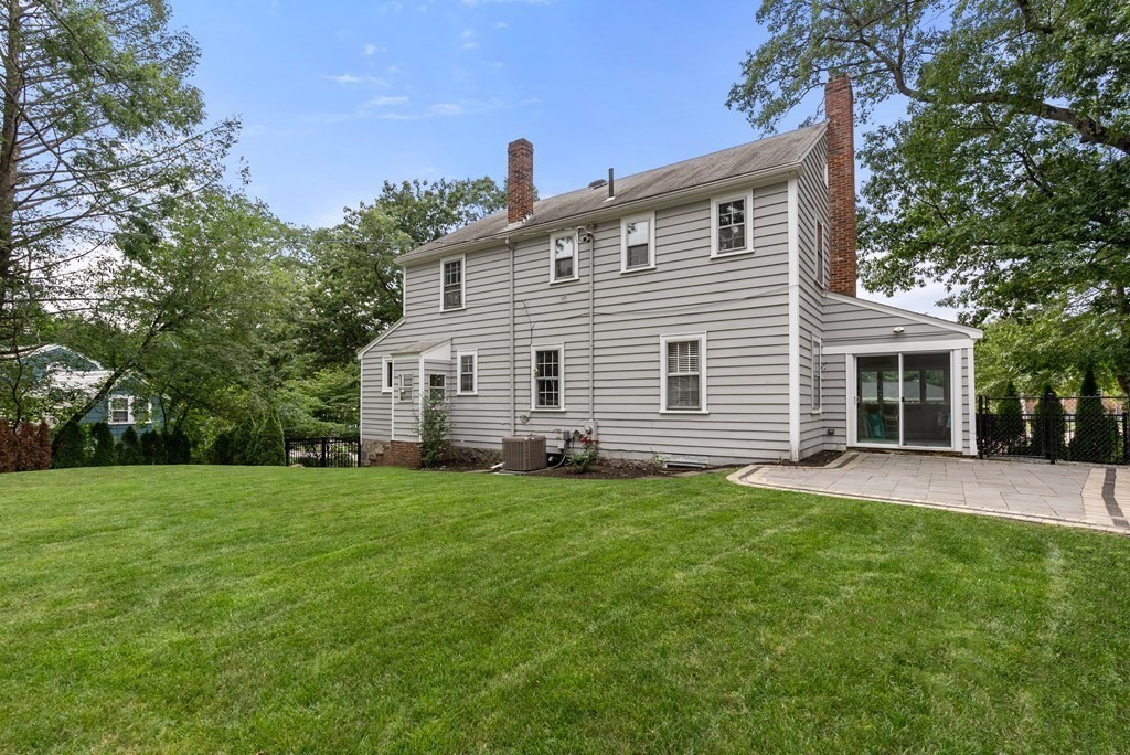 829 West Roxbury Parkway Brookline, MA 02467 - Photo 22 of 22