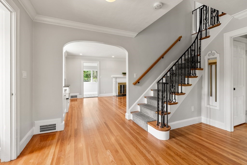 829 West Roxbury Parkway Brookline, MA 02467 - Photo 3 of 22