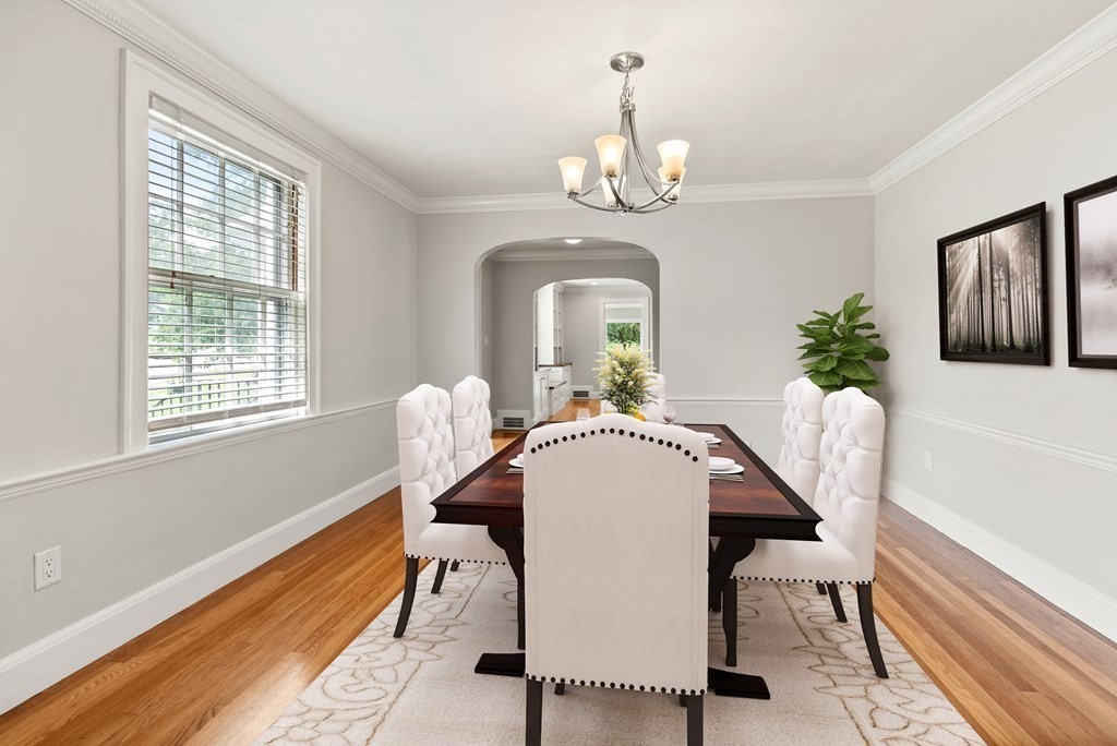 829 West Roxbury Parkway Brookline, MA 02467 - Photo 5 of 22