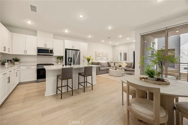 $739,800 | 1968 Via De La Luna, Placentia, CA 92870