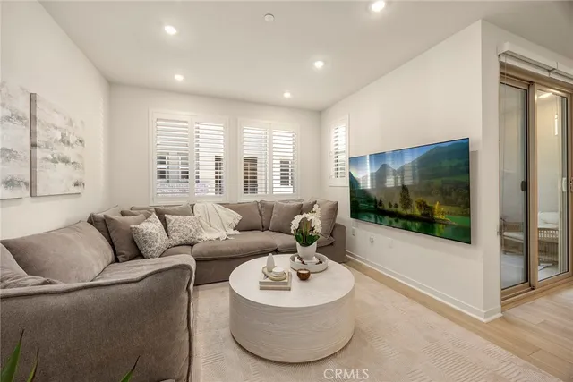 $739,800 | 1968 Via De La Luna, Placentia, CA 92870