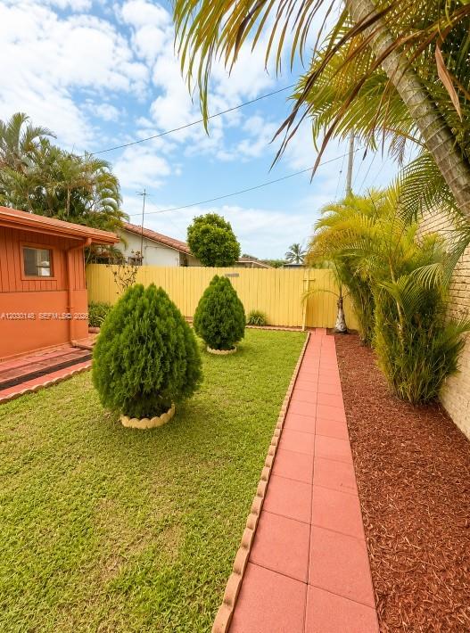 9013 Southwest 8th Terrace Miami, FL 33174 - Photo 24 of 28