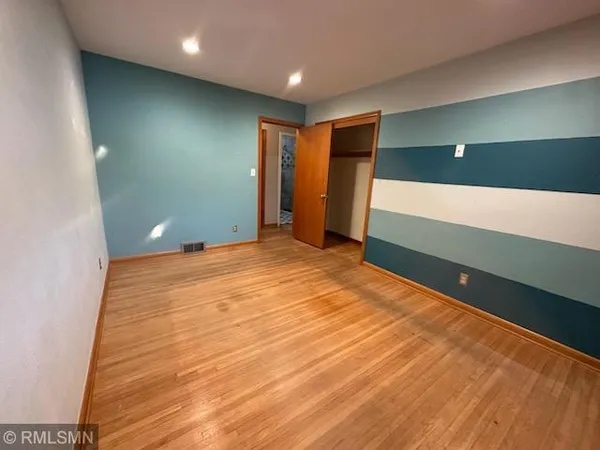 $3,500 | 1952 Oak Knoll Drive, White Bear Lake, MN 55110