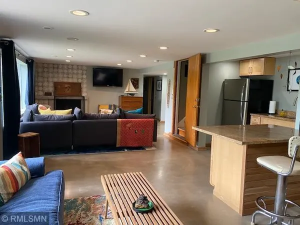 $3,500 | 1952 Oak Knoll Drive, White Bear Lake, MN 55110