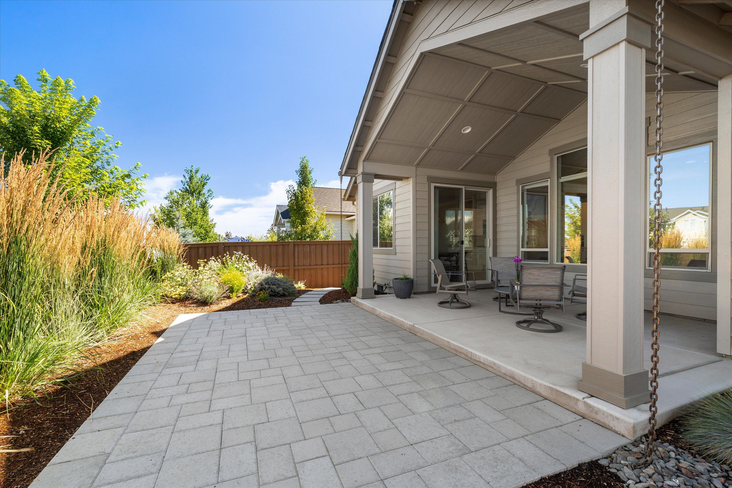 3755 Northeast Oakside Loop Bend, OR 97701 - Photo 29 of 38 39-20250804 JILL ROSELL-4