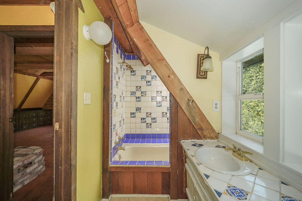 691 Lost Bridge Road Lewiston, CA 96052 - Photo 27 of 52 Bathroom