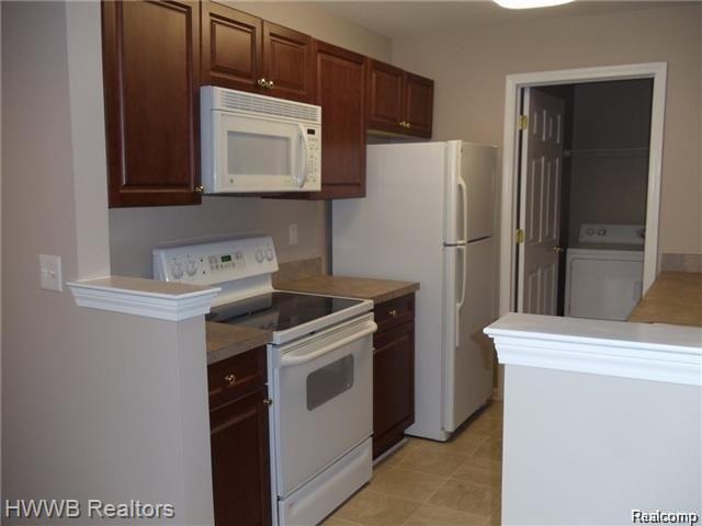 3561 Tremonte Circle, Unit 22 Rochester, MI 48306 - Photo 5 of 15