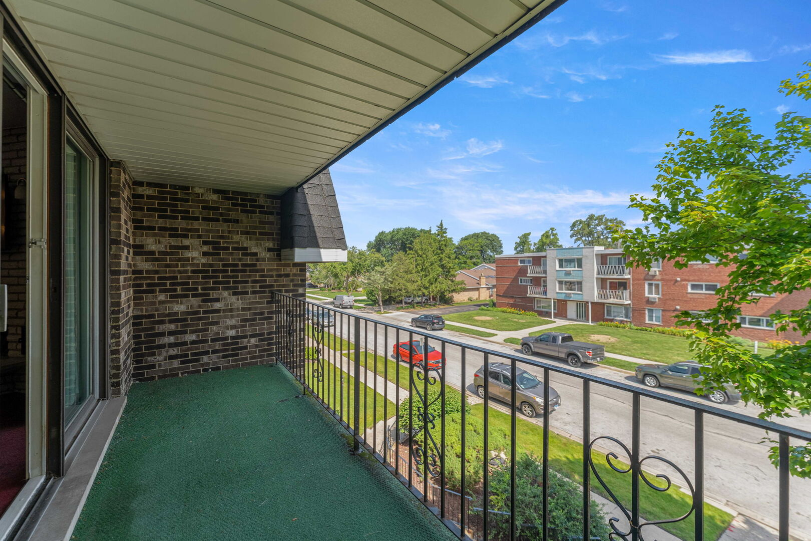 9122 South Pulaski Road, Unit 2E Oak Lawn, IL 60453 - Photo 14 of 16 a view of a porch