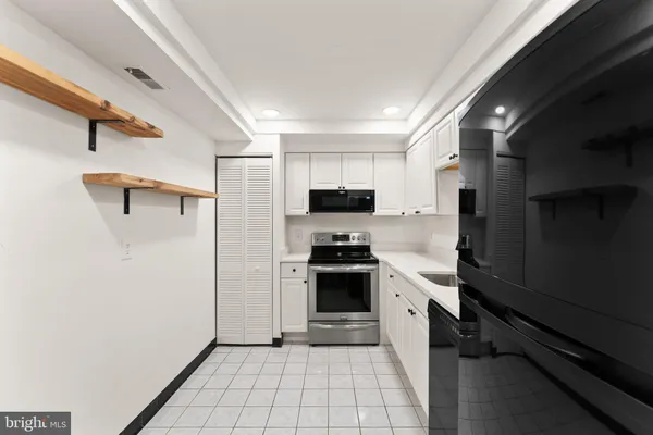 $410,000 | 7661 Provincial Drive, Unit 305, McLean, VA 22102