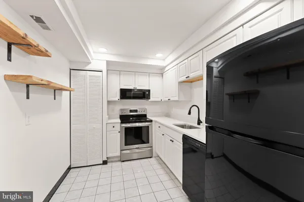 $410,000 | 7661 Provincial Drive, Unit 305, McLean, VA 22102