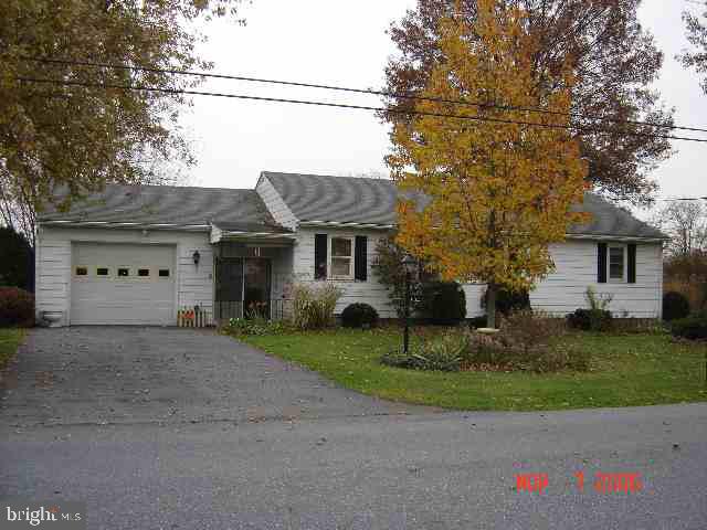 929 Braeburn Road Elizabethtown, PA 17022 - Photo 1 of 8 Gallery Image 1