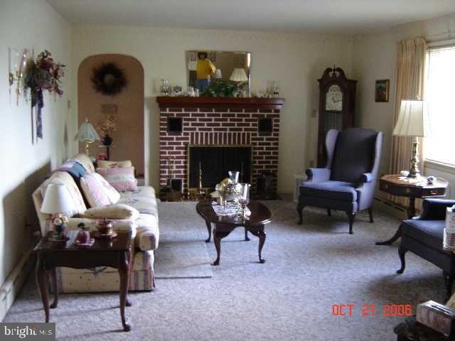929 Braeburn Road Elizabethtown, PA 17022 - Photo 4 of 8 Gallery Image 4