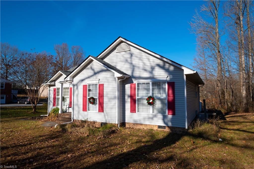 1107 East Springfield Road High Point, NC 27263 - Photo 2 of 22 Gallery Image 2