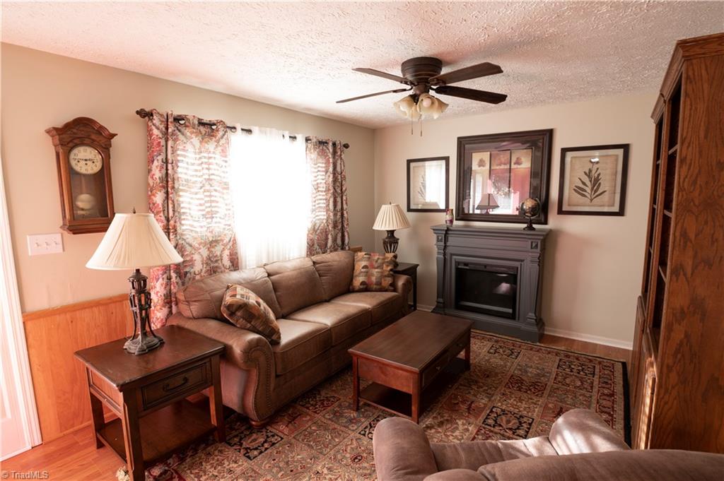 1107 East Springfield Road High Point, NC 27263 - Photo 3 of 22 Gallery Image 3
