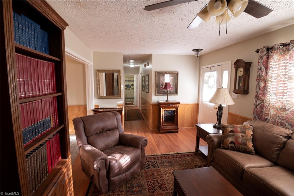 1107 East Springfield Road High Point, NC 27263 - Photo 5 of 22 Gallery Image 5