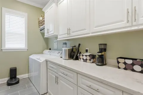 $385,000 | 2539 South Point Drive, Lake Charles, LA 70605