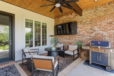 $385,000 | 2539 South Point Drive, Lake Charles, LA 70605