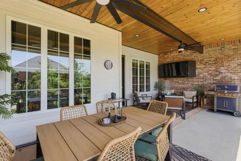 $385,000 | 2539 South Point Drive, Lake Charles, LA 70605
