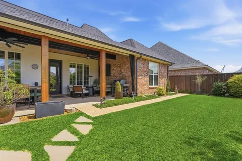 $385,000 | 2539 South Point Drive, Lake Charles, LA 70605