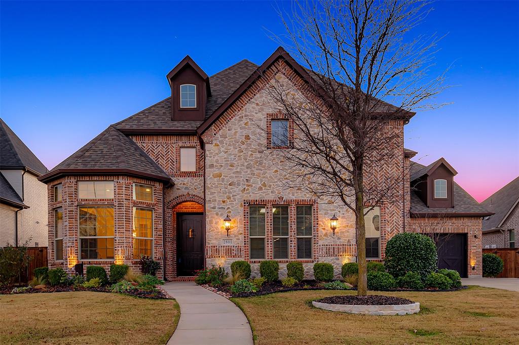 Welcome to 2801 Seabiscuit Road in Mustang Lakes!