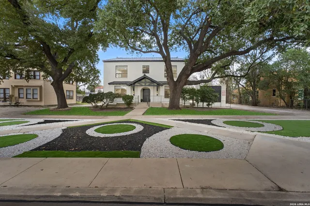 $1,450 | 1635 West Mulberry Avenue, Unit 205, San Antonio, TX 78201