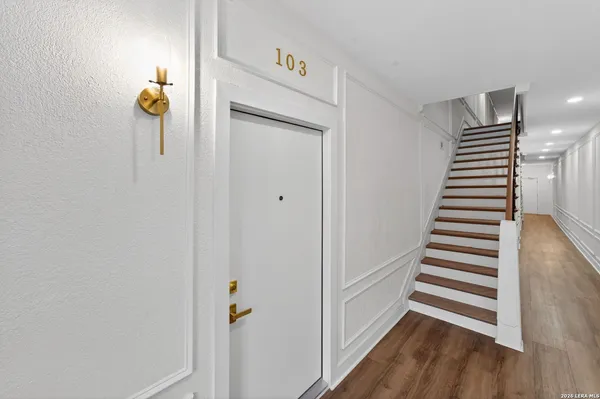 $1,450 | 1635 West Mulberry Avenue, Unit 205, San Antonio, TX 78201