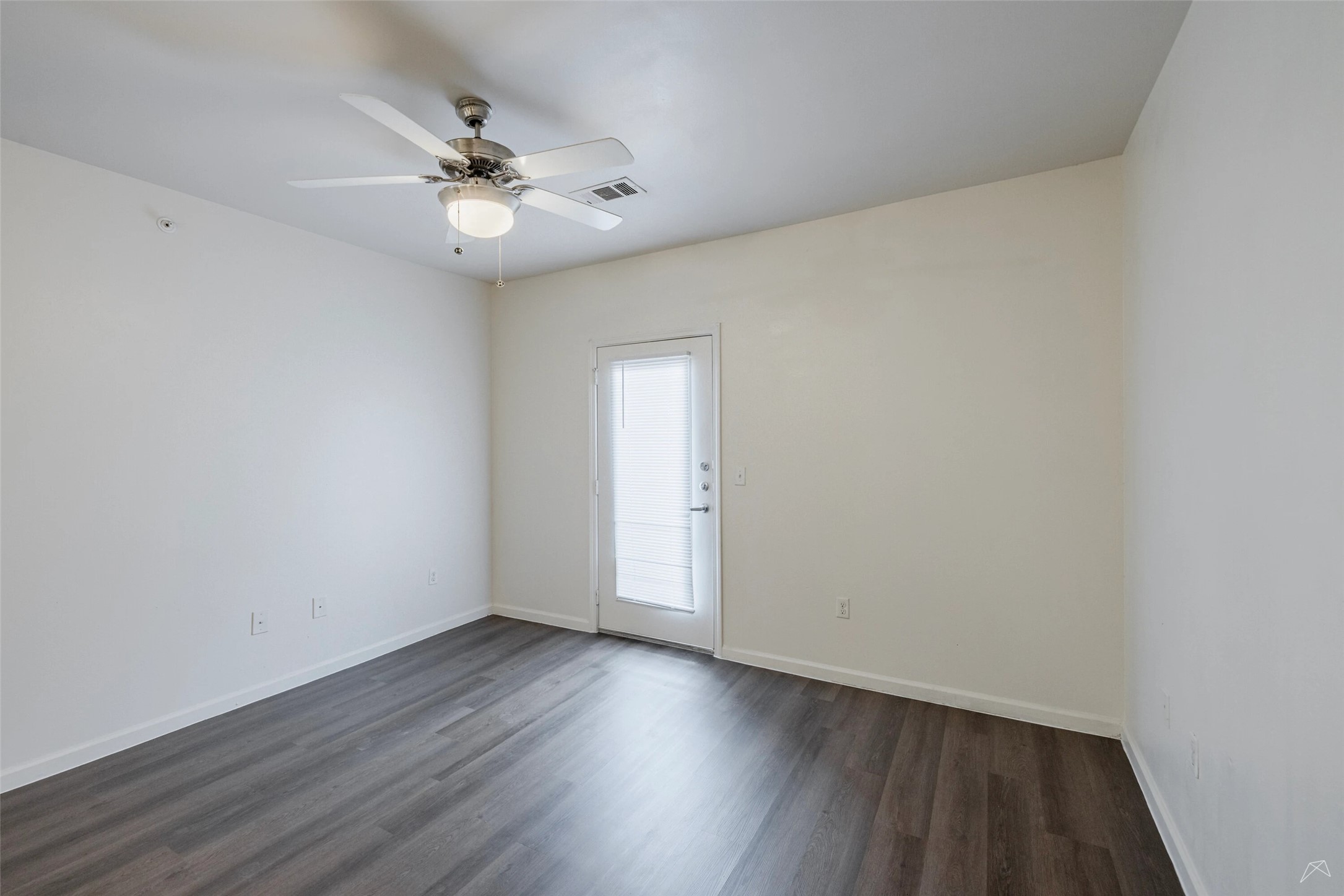 5605 Springdale Road, Unit 111104 Austin, TX 78723 - Photo 19 of 27 Up to 8 weeks free rent and waiving the standard deposit with approved credit and landlord verification.