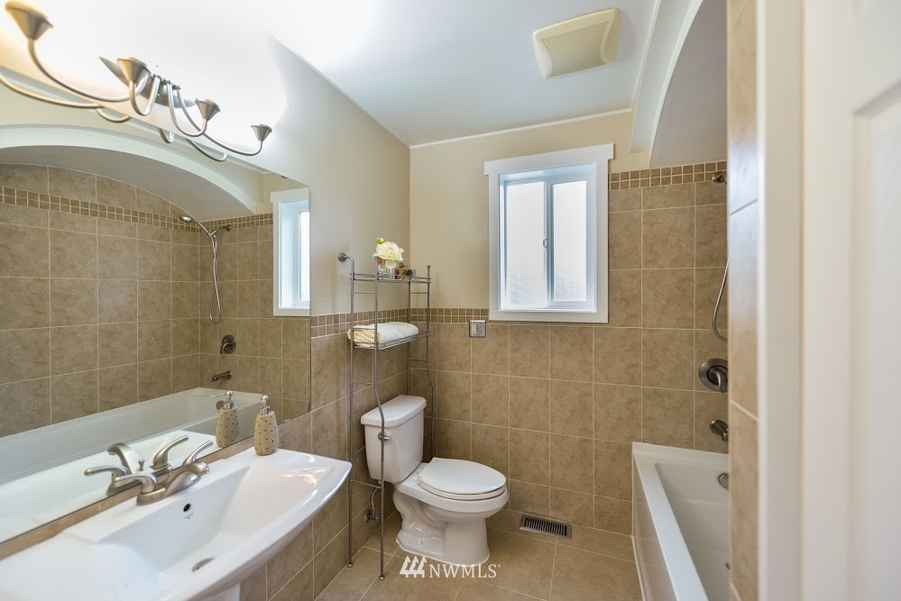 10615 Southeast 187th Street Renton, WA 98055 - Photo 8 of 18 Gallery Image 8